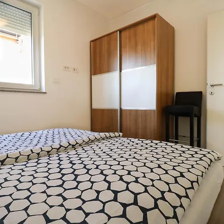 Mali Raj Apartamento