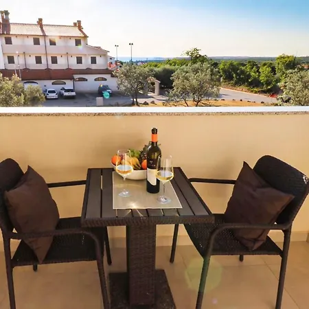 Mali Raj Apartamento Peroj