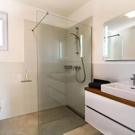 Mali Raj Apartamento Peroj